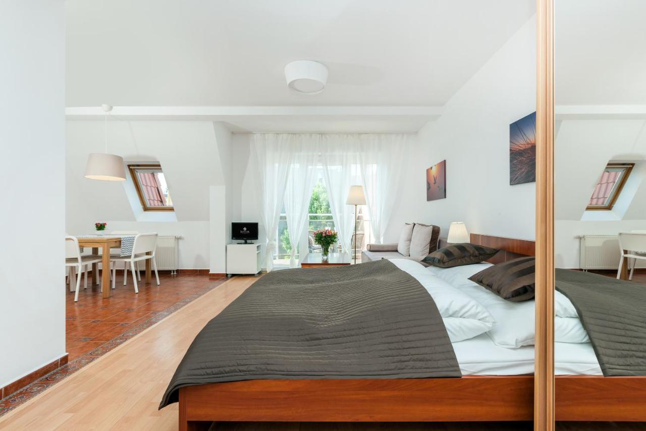 Port Kolobrzeg Cicha Street By Jantar Apartamenty Колобжег Екстериор снимка