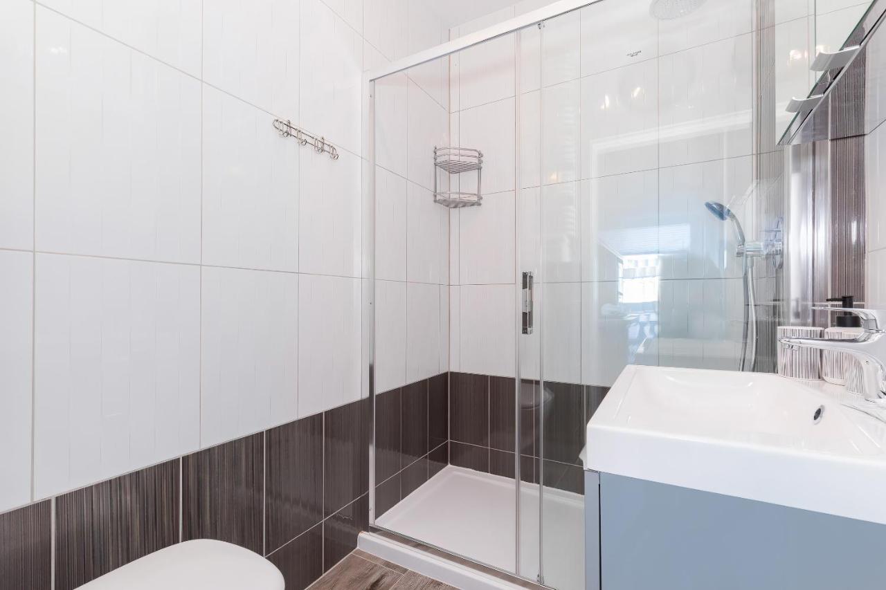 Port Kolobrzeg Cicha Street By Jantar Apartamenty Колобжег Екстериор снимка