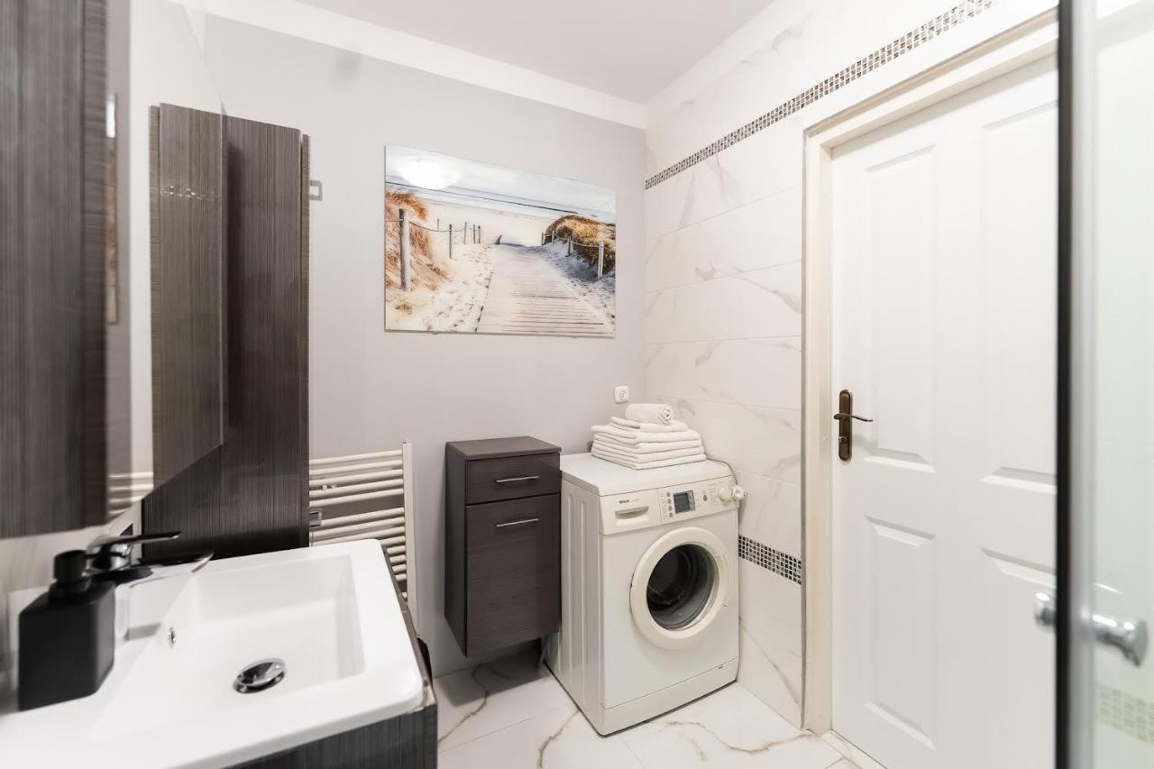 Port Kolobrzeg Cicha Street By Jantar Apartamenty Колобжег Екстериор снимка